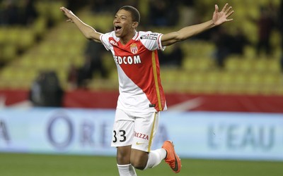 FN电竞快讯-劳塔罗进球后亲吻戒指